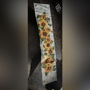 Sunflower table runner new never used